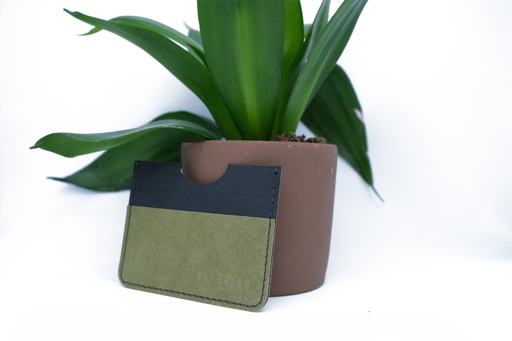 Cardholder OLD | Black & Green HOLE- Front white flower.jpg