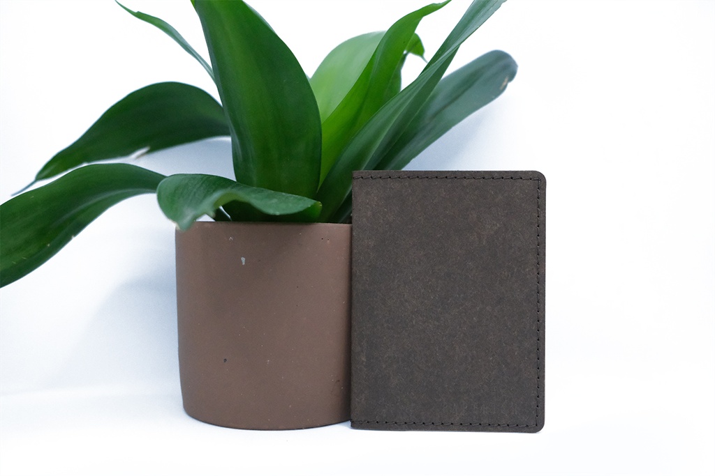 Micro Wallet | Chocolate & Broen 1 - White front.jpg